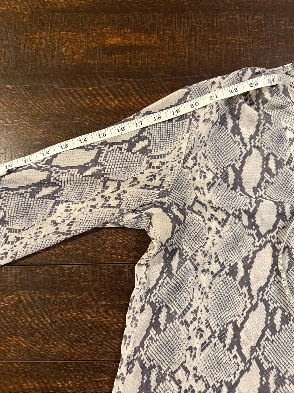 KUT from the Kloth Harper Snake Print Roll Tab Blouse Gray Small - Picture 13 of 15